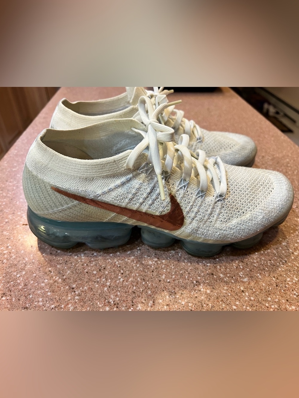 Nike Air VaporMax Flyknit "Explorer Light" copper swoosh Size 10 Women’s - Picture 2 of 5